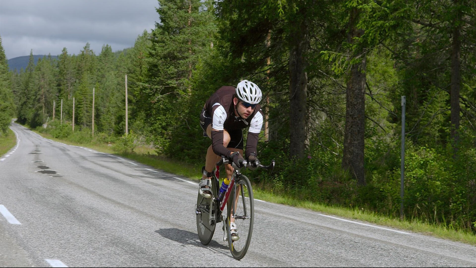 莱万多夫斯基爆冷击败公牛，出色防守引爆全场！